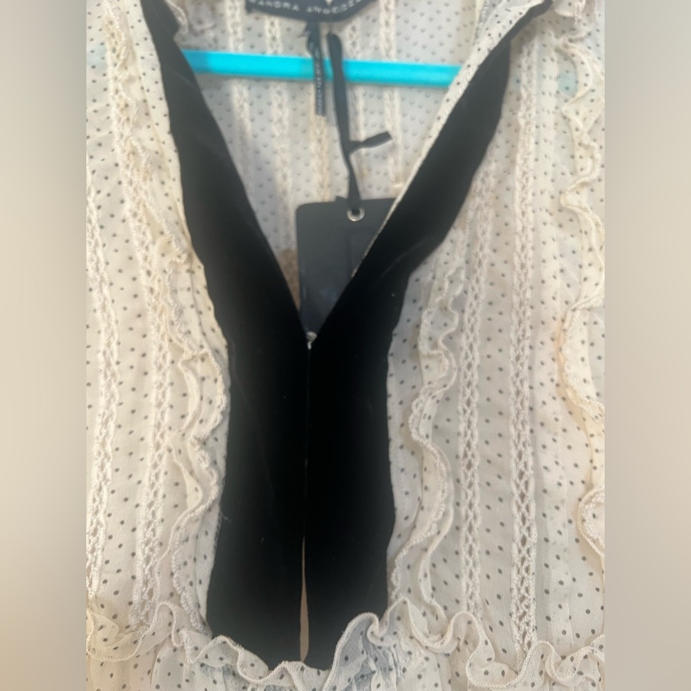Elegant Cream 100% Silk Blouse with Black Accents—GORGEOUS details! NWT - Picture 3 of 13